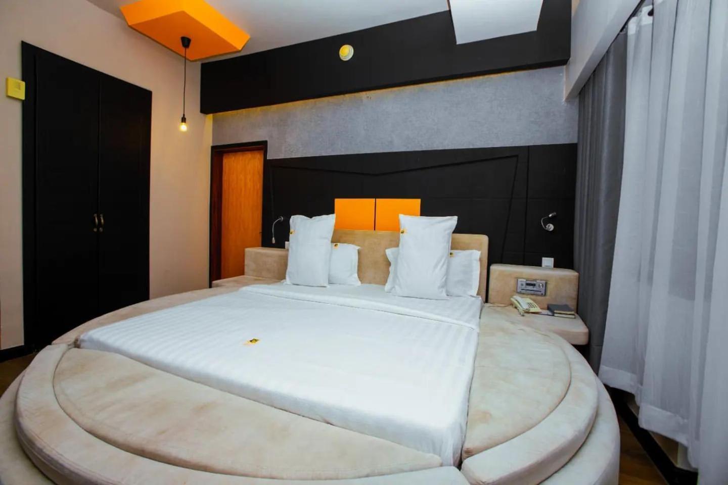 Gold Crest Hotel Mwanza Exterior photo